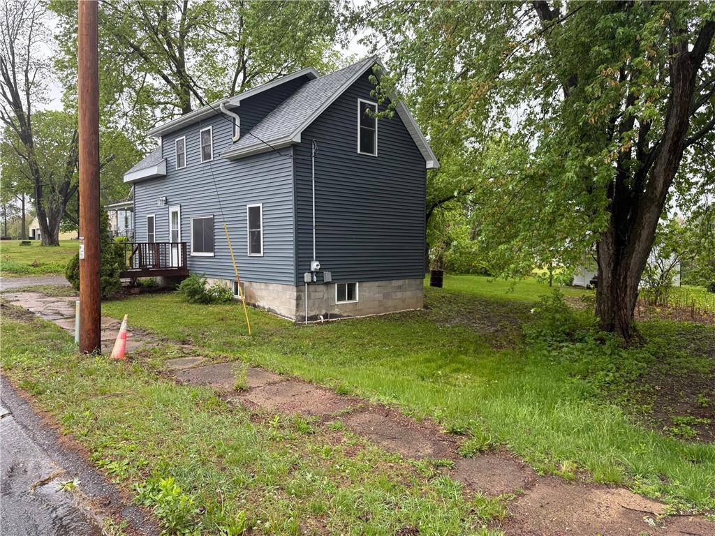 317 Oak Street, Fairchild, WI 54741