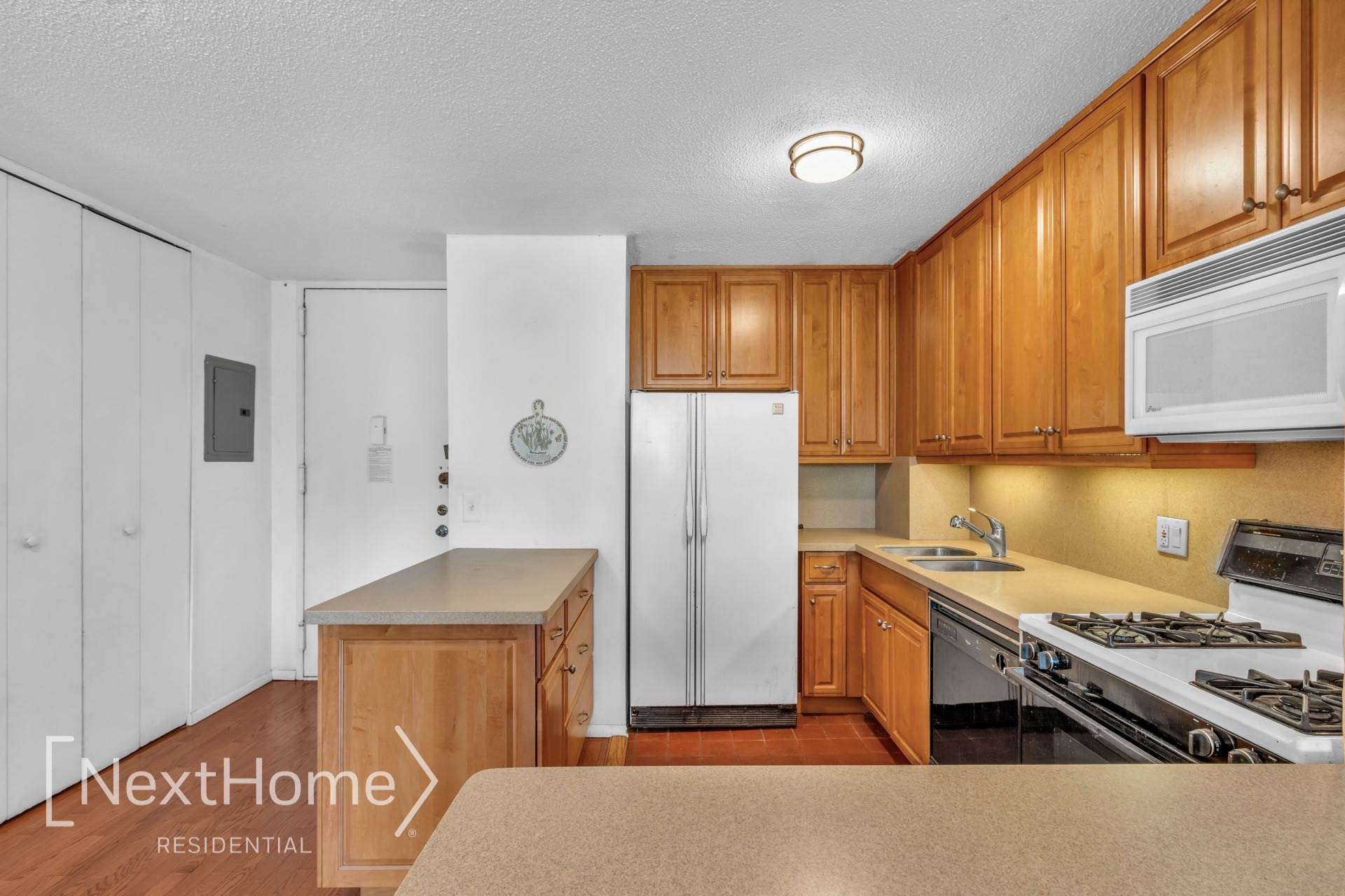 345 East 93rd Street #4D, New York, NY 10128