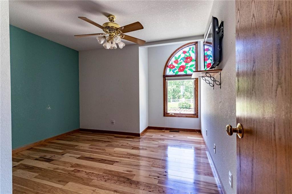 30828 Nomad Drive, Warsaw, MO 65355