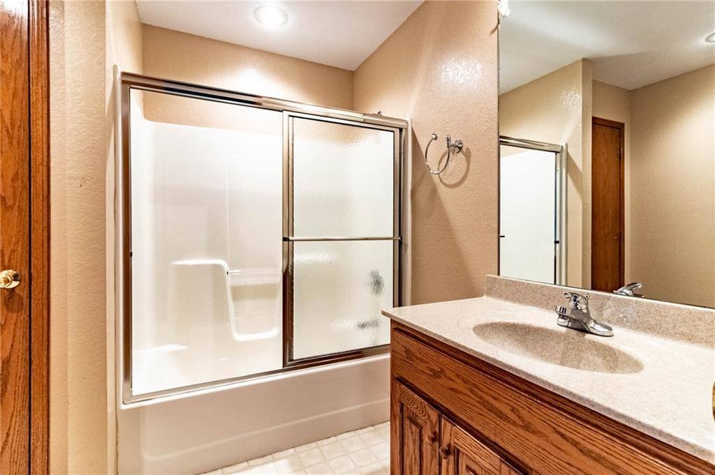 30828 Nomad Drive, Warsaw, MO 65355