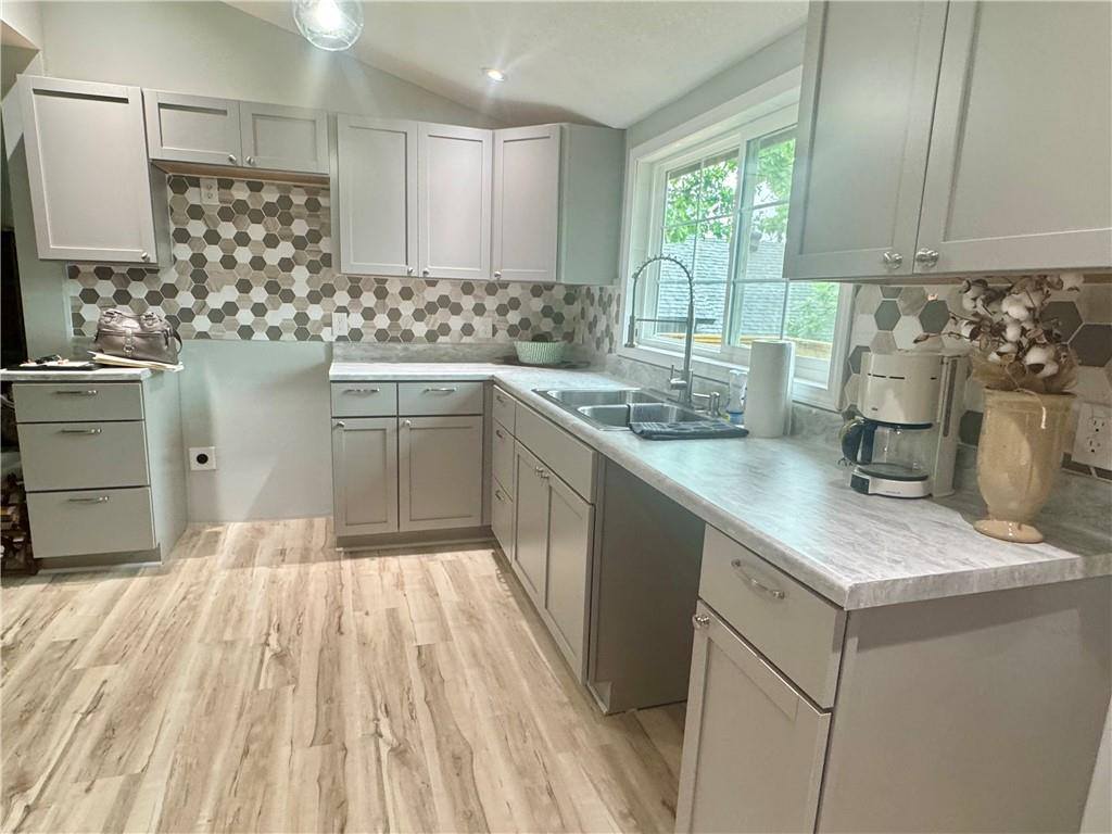 10057 Otter Road, Clinton, MO 64735