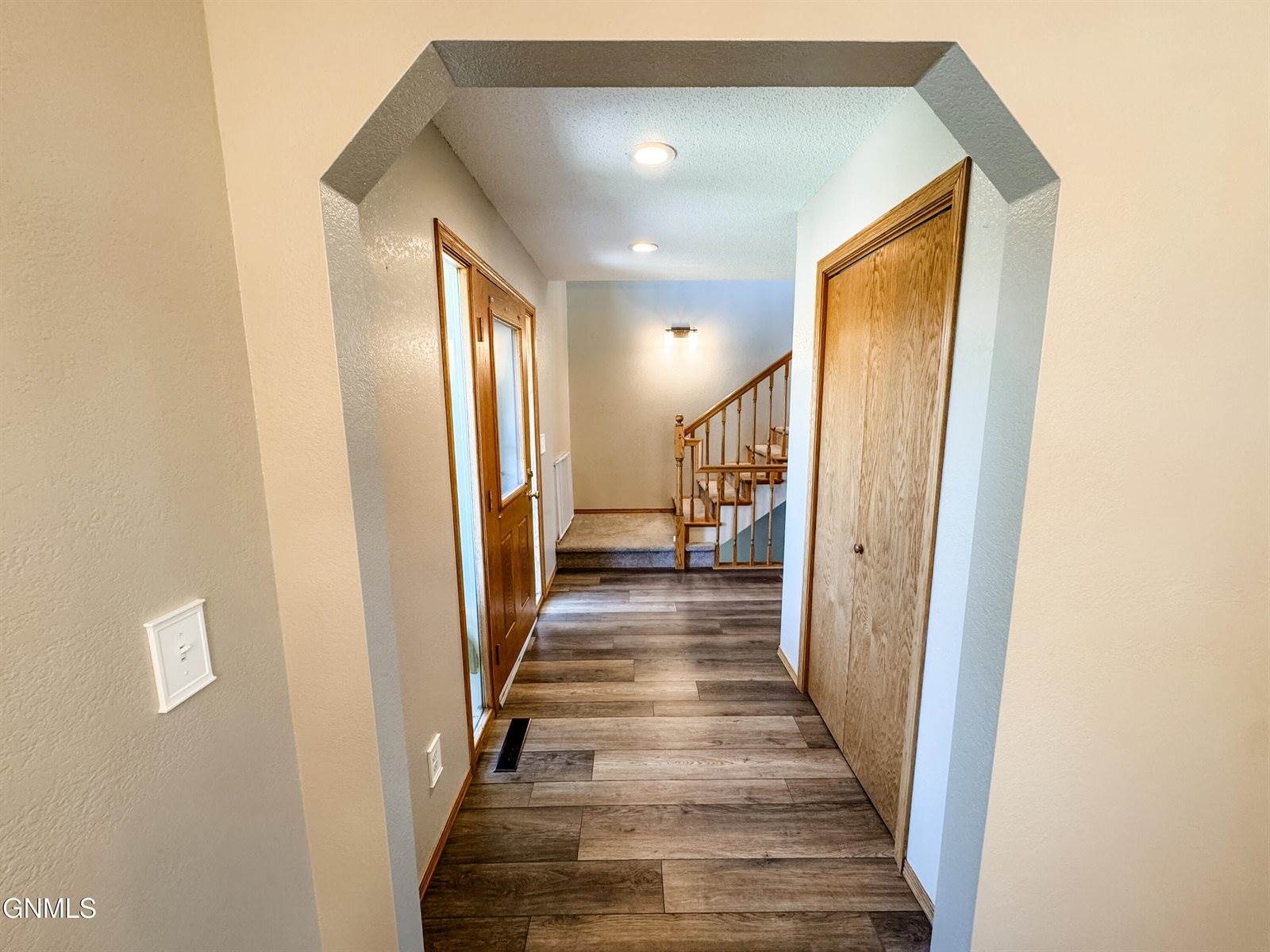 807 Bruce Dr Drive, Mandan, ND 58554