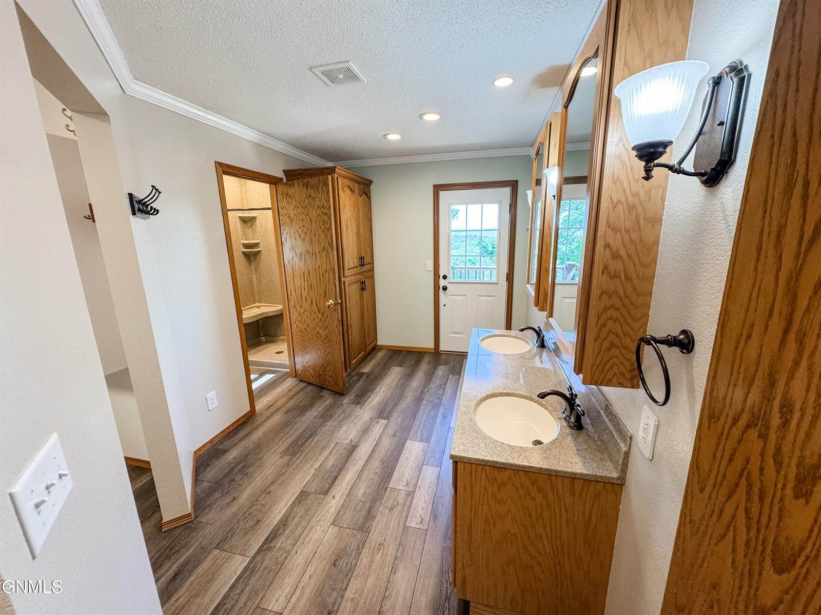 807 Bruce Dr Drive, Mandan, ND 58554