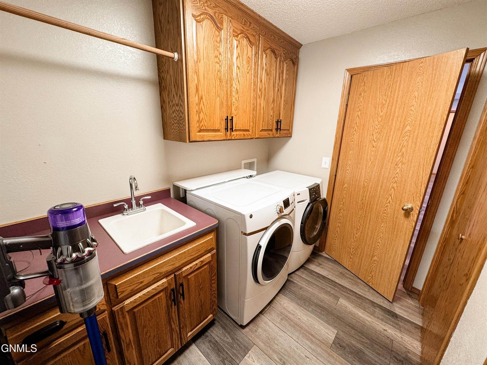 807 Bruce Dr Drive, Mandan, ND 58554