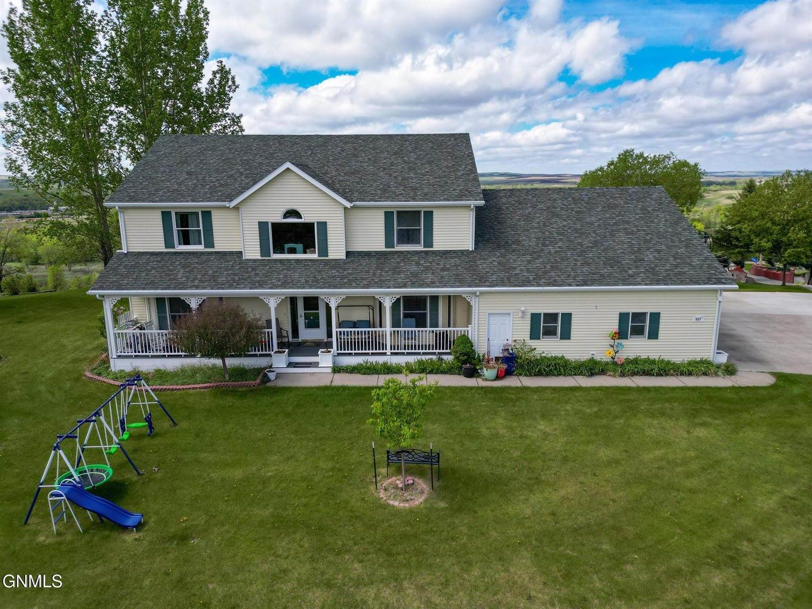 807 Bruce Dr Drive, Mandan, ND 58554