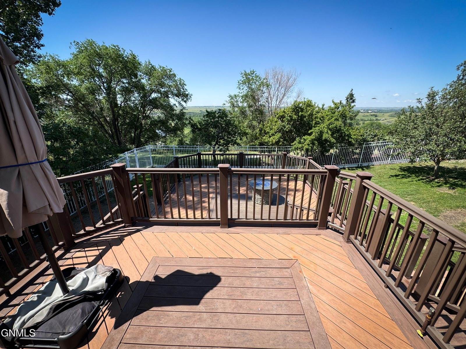 807 Bruce Dr Drive, Mandan, ND 58554