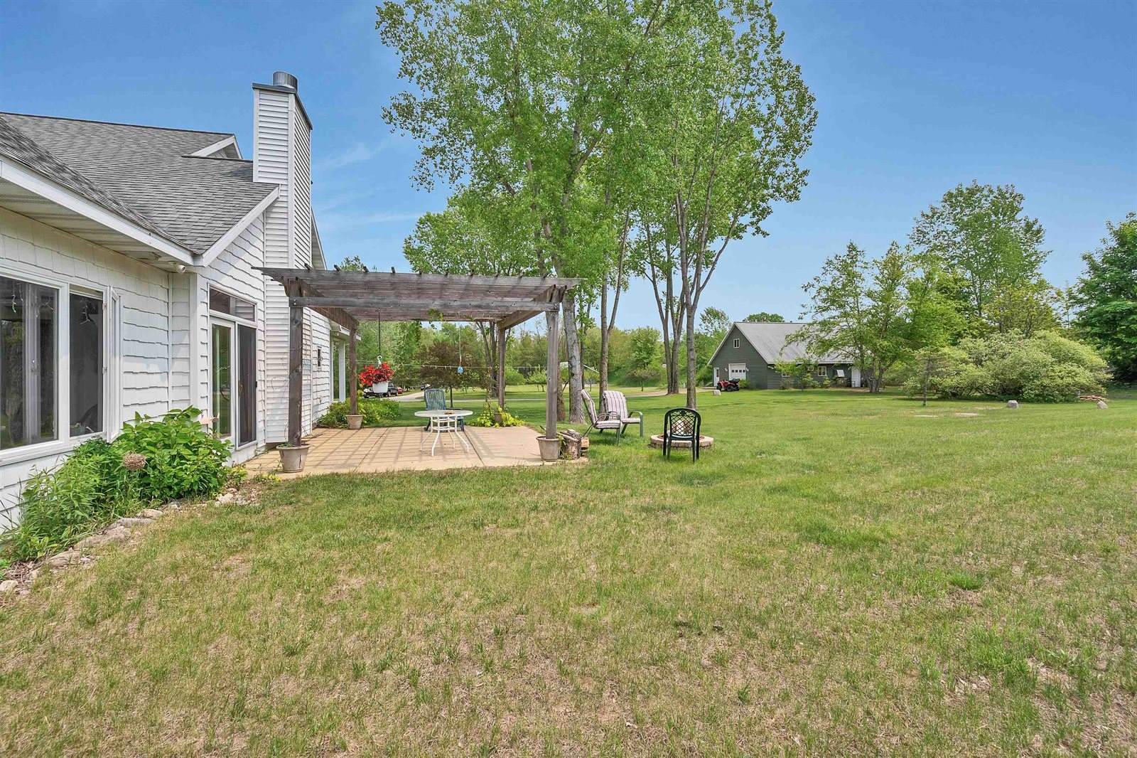 1817 Bonk Lane, Little Suamico, WI 54141