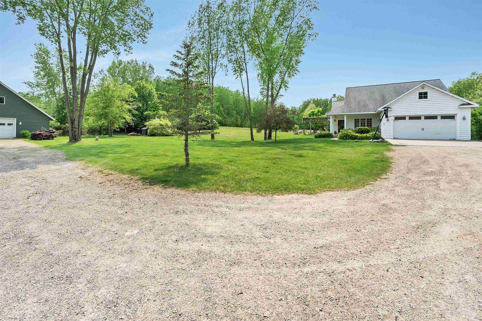 1817 Bonk Lane, Little Suamico, WI 54141