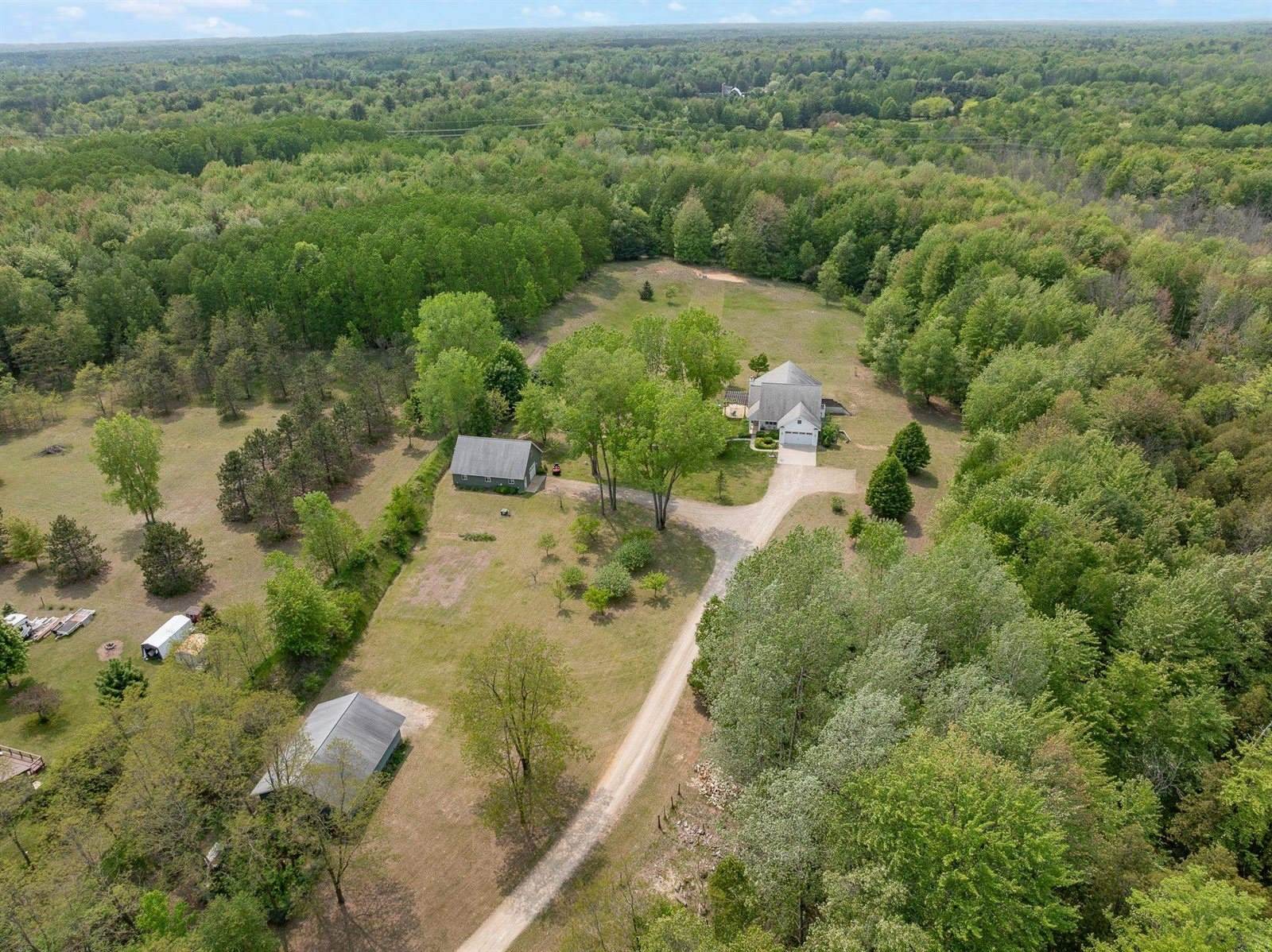 1817 Bonk Lane, Little Suamico, WI 54141