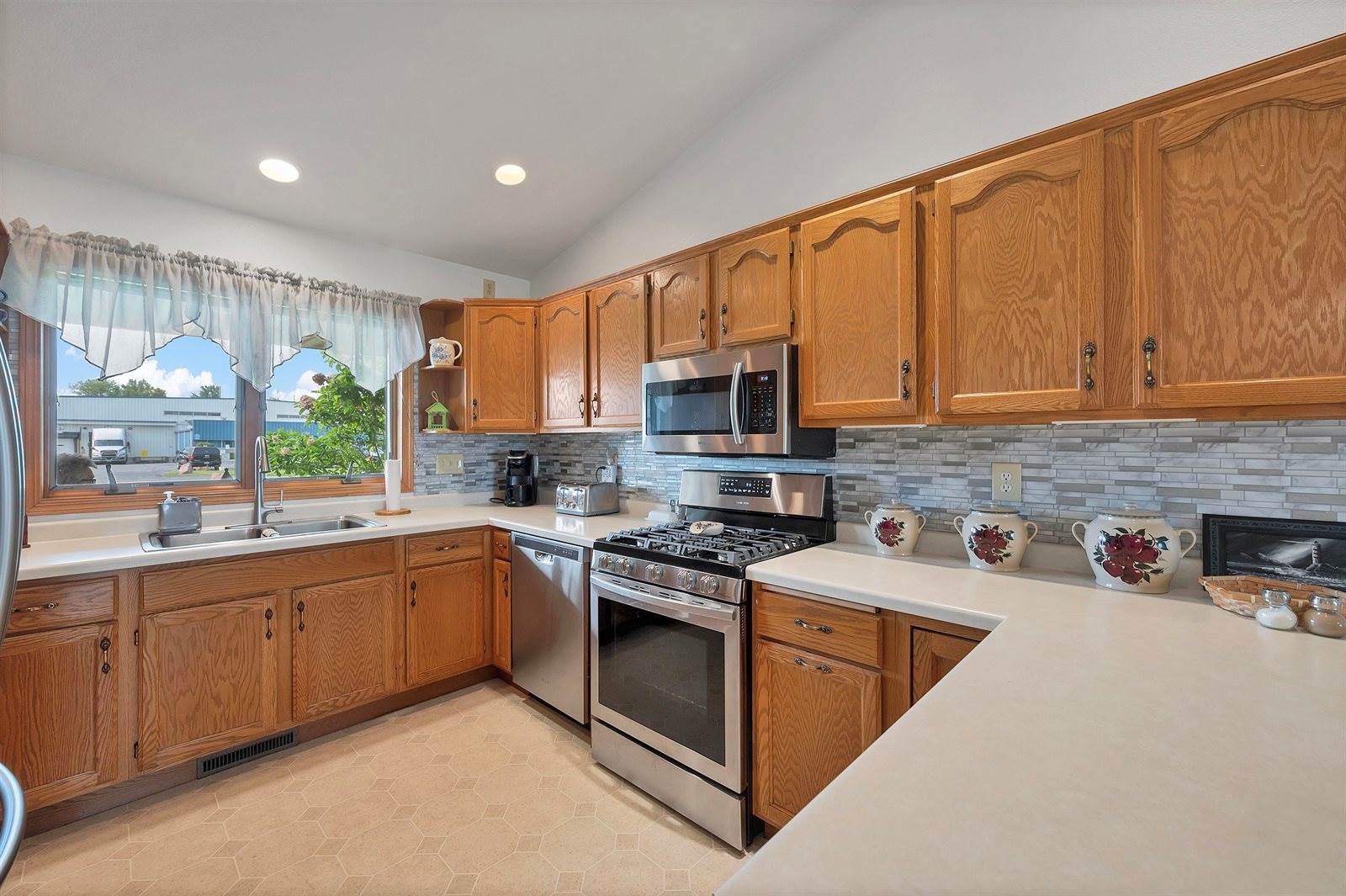 974 Broadway Street, Wrightstown, WI 54180