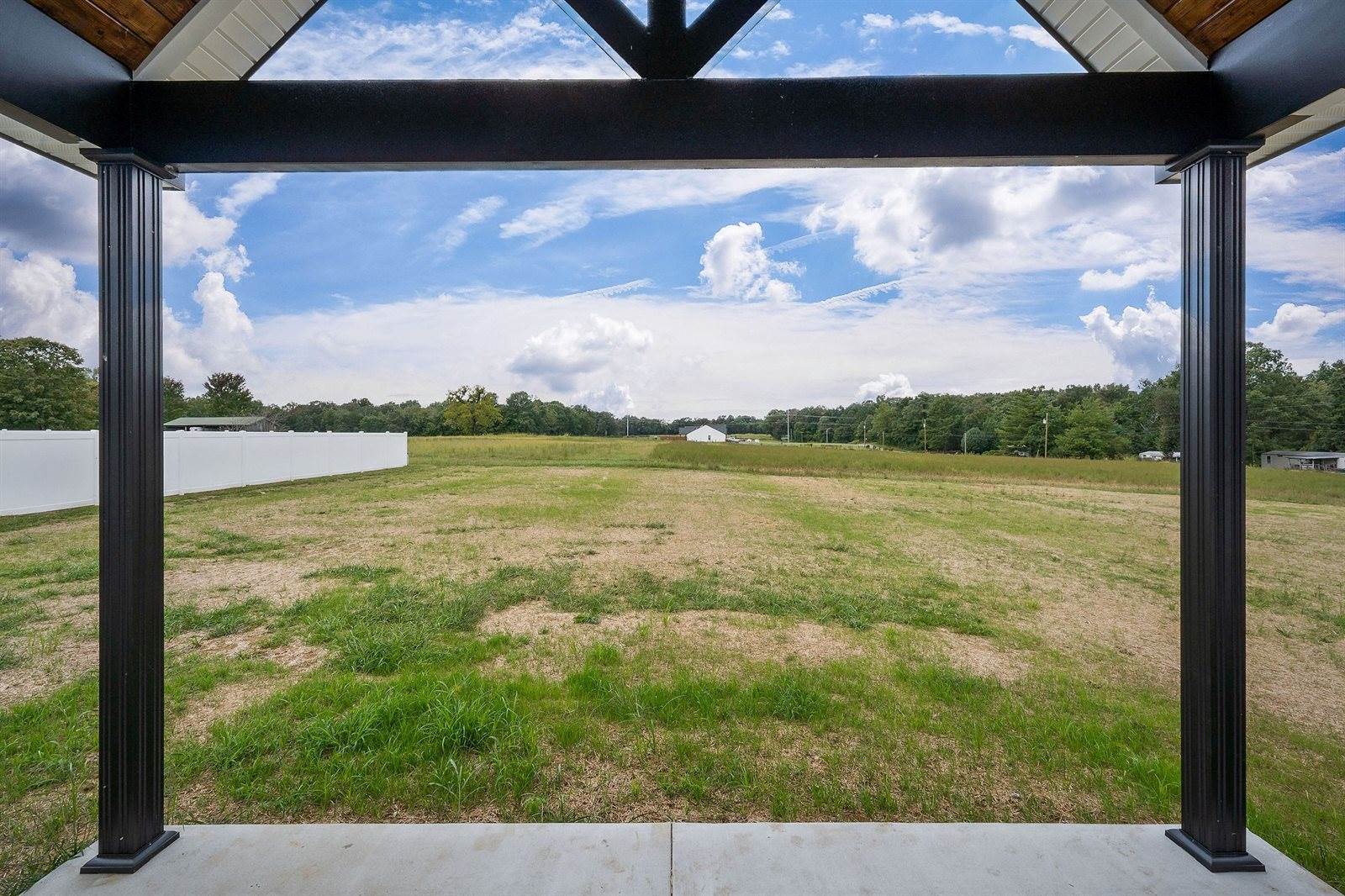 1095 Arch Cope Rd, Morrison, TN 37357