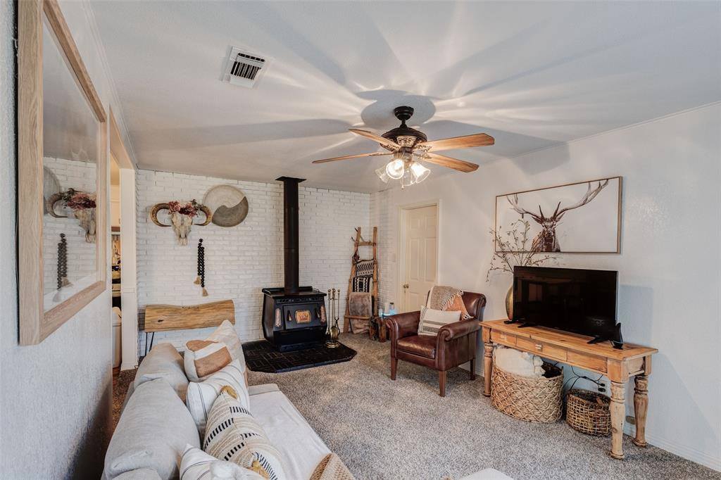 440 South Main Street, Springtown, TX 76082