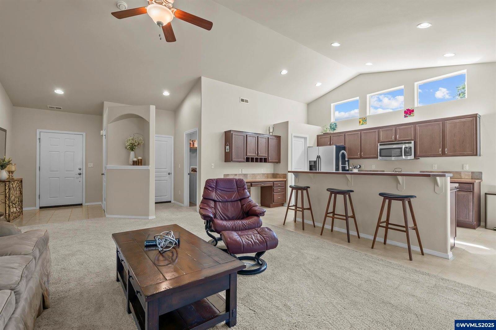 910 Oakmont Lp, Albany, OR 97322