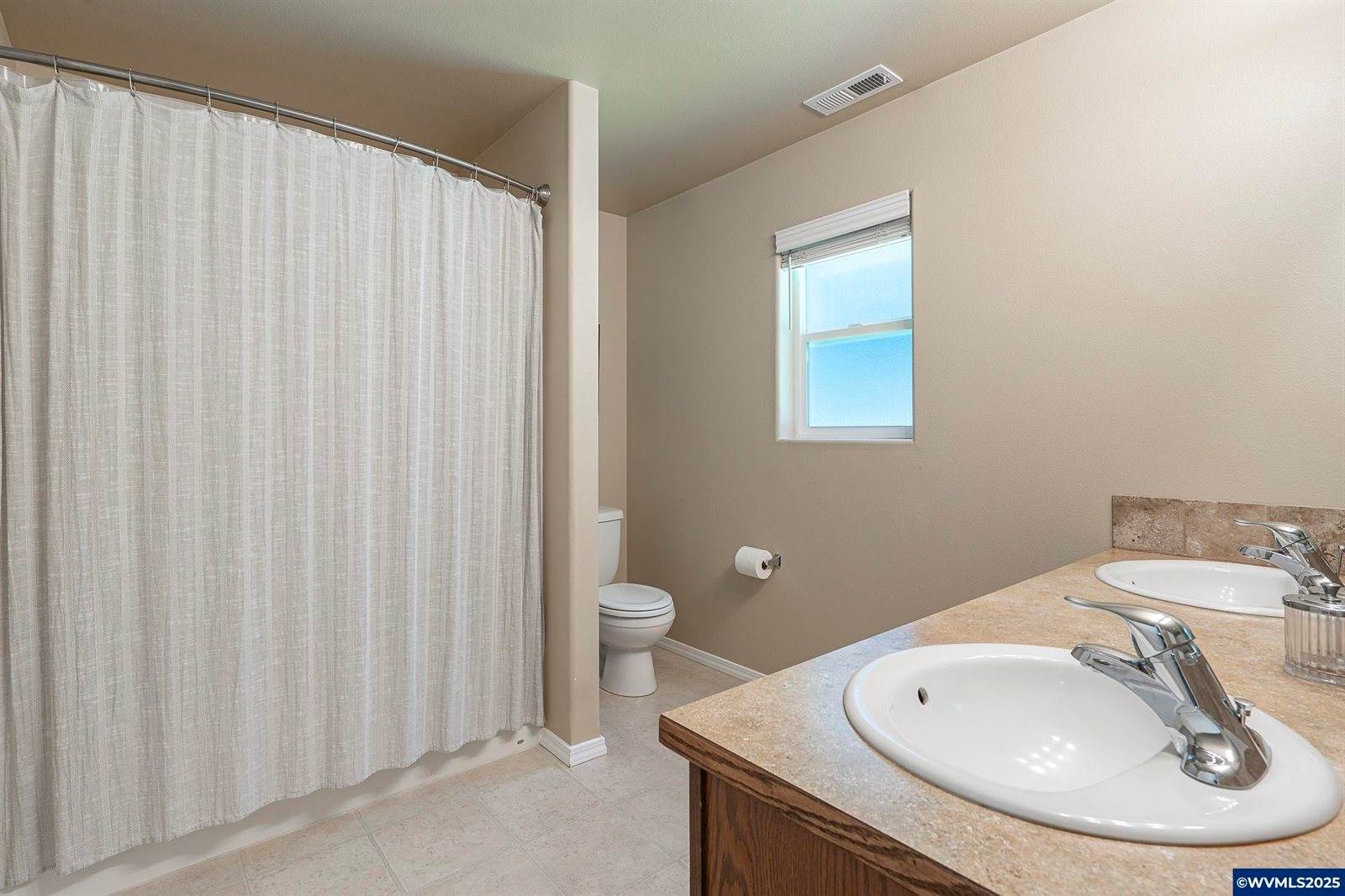 910 Oakmont Lp, Albany, OR 97322