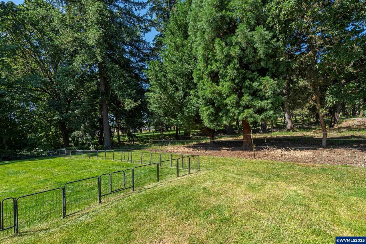 910 Oakmont Lp, Albany, OR 97322