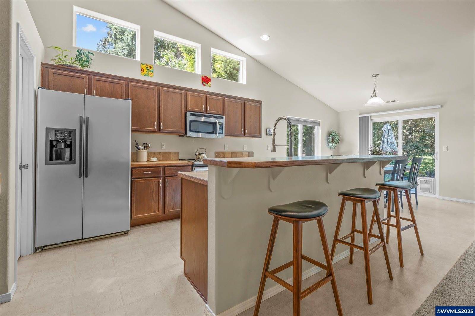 910 Oakmont Lp, Albany, OR 97322