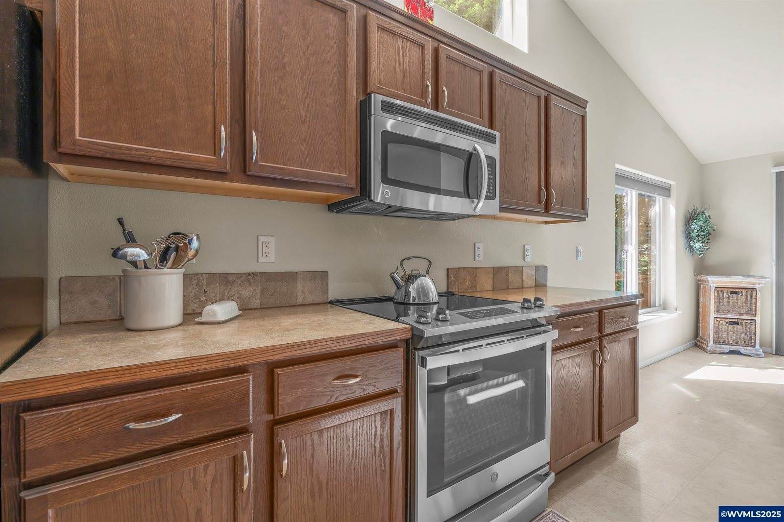 910 Oakmont Lp, Albany, OR 97322