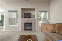 910 Oakmont Lp, Albany, OR 97322