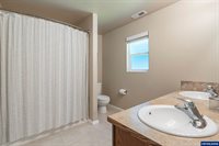 910 Oakmont Lp, Albany, OR 97322