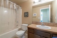 910 Oakmont Lp, Albany, OR 97322