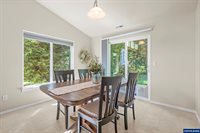 910 Oakmont Lp, Albany, OR 97322