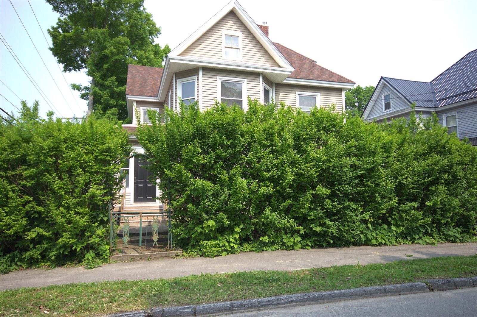 125 Grove Street, Bangor, ME 04401