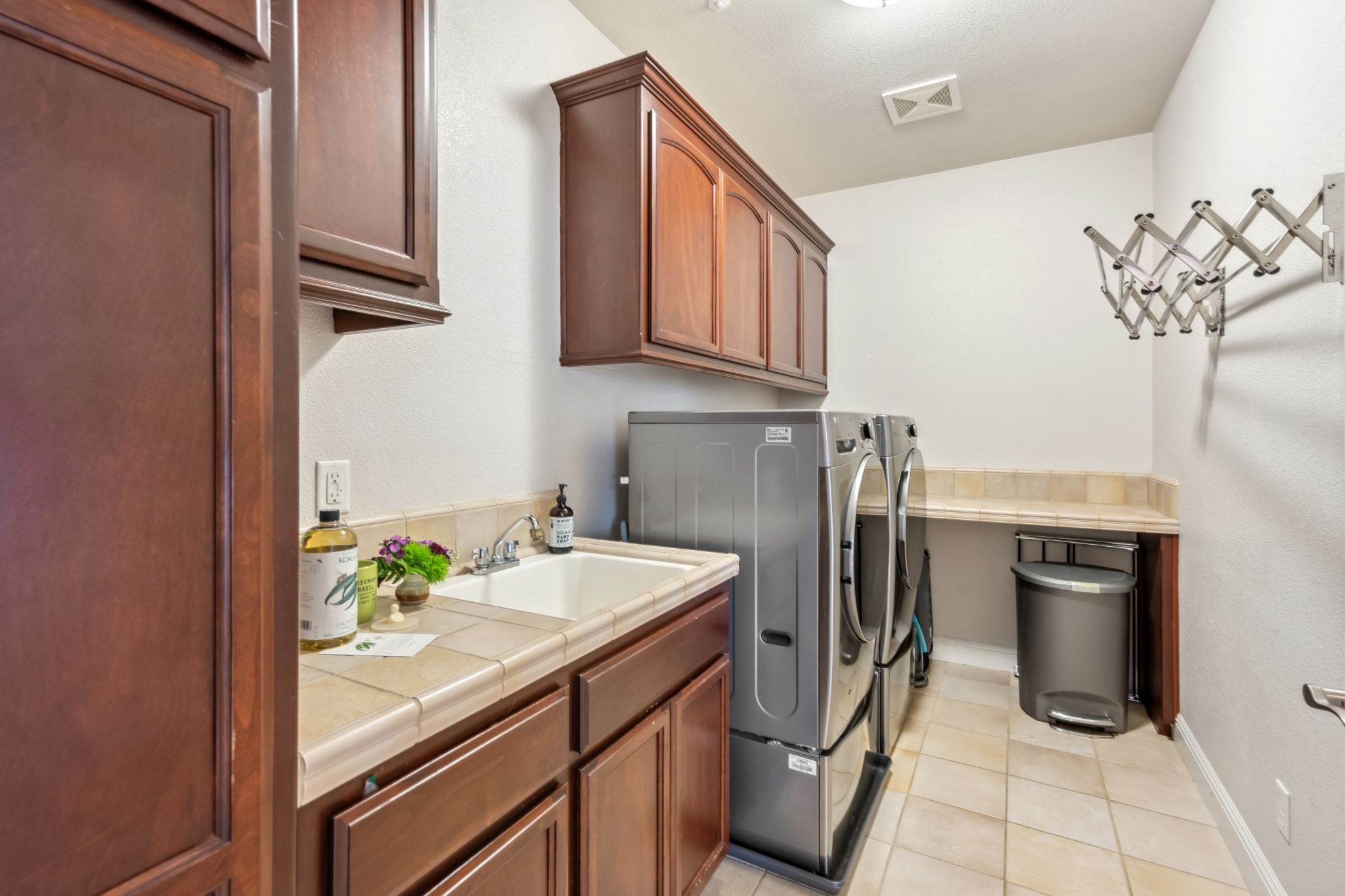 5604 Guthrie Place, Davis, CA 95618