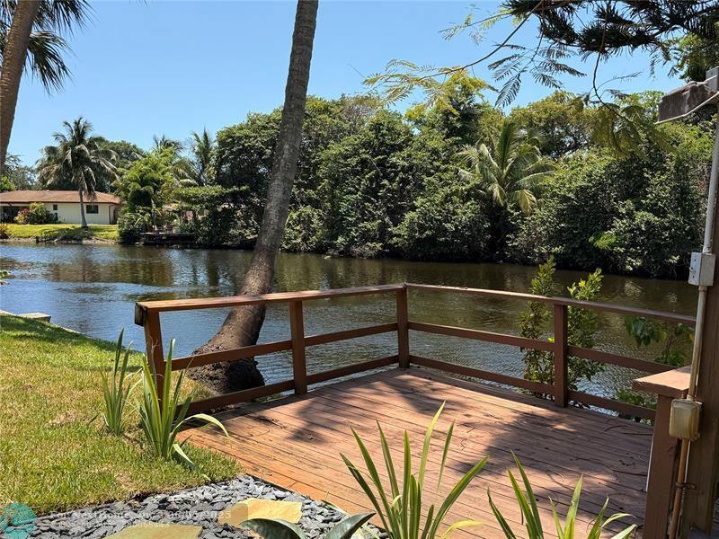 3566 Lloyd Dr, Fort Lauderdale, FL 33309