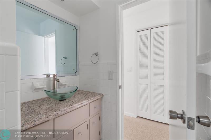 3566 Lloyd Dr, Fort Lauderdale, FL 33309