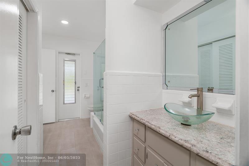 3566 Lloyd Dr, Fort Lauderdale, FL 33309