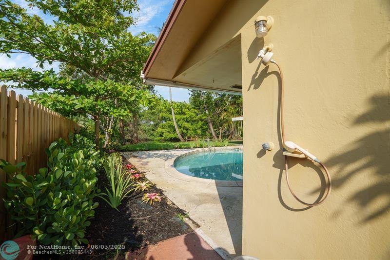 3566 Lloyd Dr, Fort Lauderdale, FL 33309