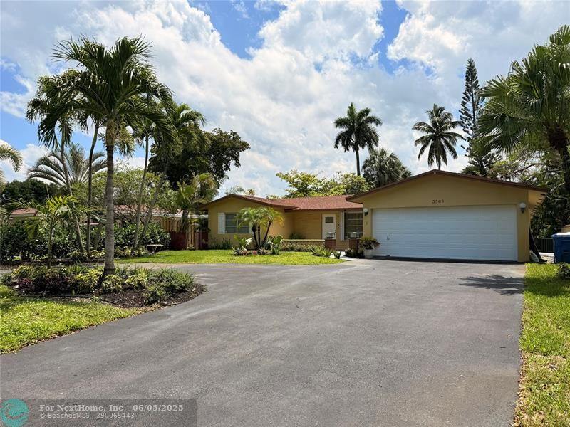 3566 Lloyd Dr, Fort Lauderdale, FL 33309