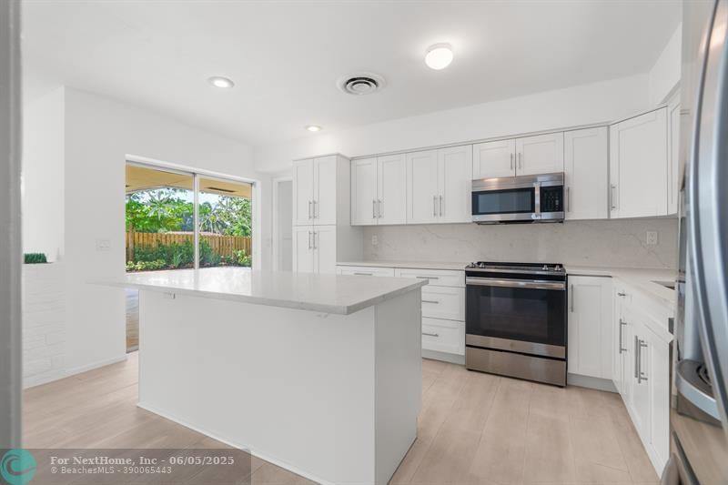 3566 Lloyd Dr, Fort Lauderdale, FL 33309