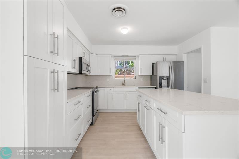 3566 Lloyd Dr, Fort Lauderdale, FL 33309