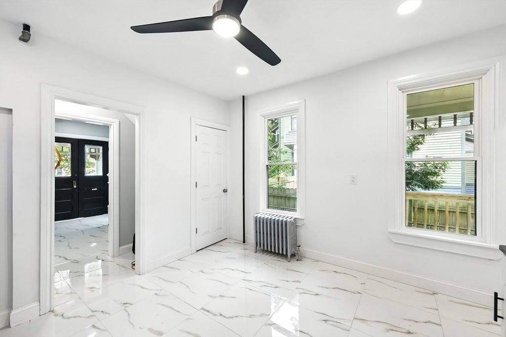 163 Thompson St, Springfield, MA 01109