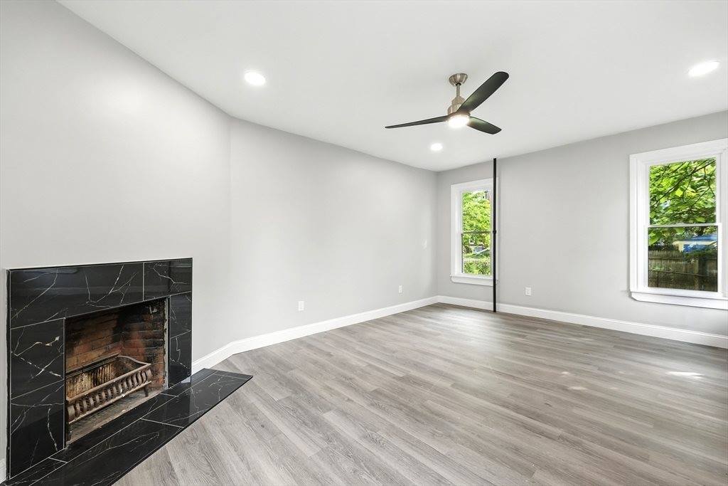 163 Thompson St, Springfield, MA 01109