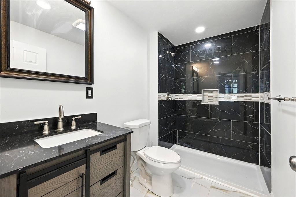 163 Thompson St, Springfield, MA 01109