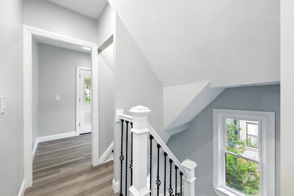 163 Thompson St, Springfield, MA 01109