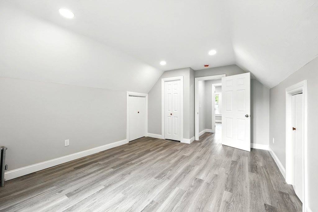 163 Thompson St, Springfield, MA 01109