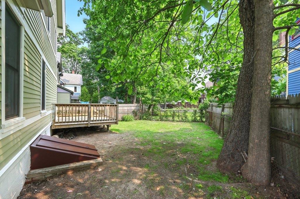 163 Thompson St, Springfield, MA 01109