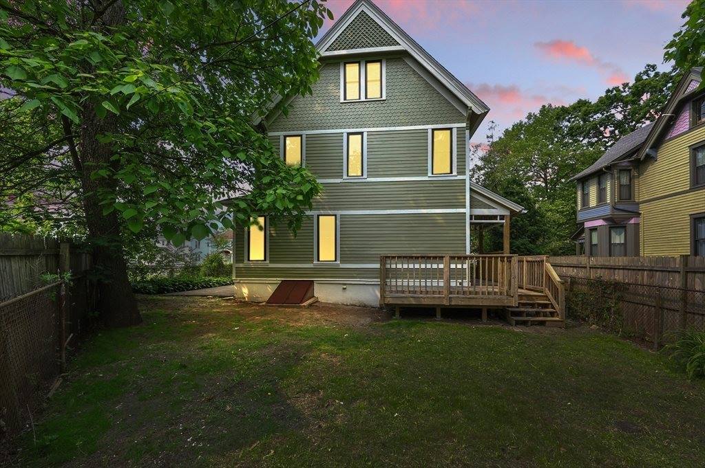 163 Thompson St, Springfield, MA 01109