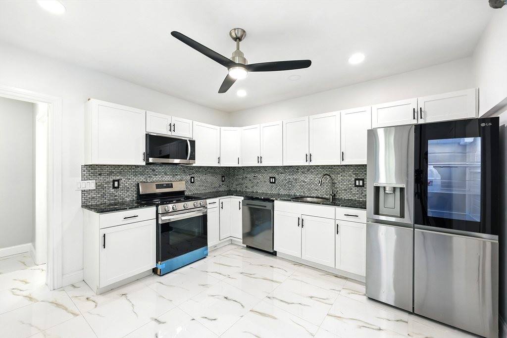 163 Thompson St, Springfield, MA 01109