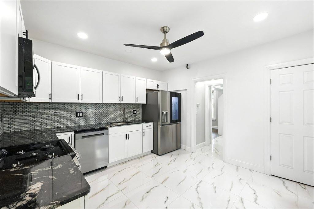 163 Thompson St, Springfield, MA 01109