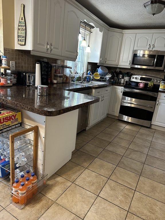 53 Canton St, Springfield, MA 01104