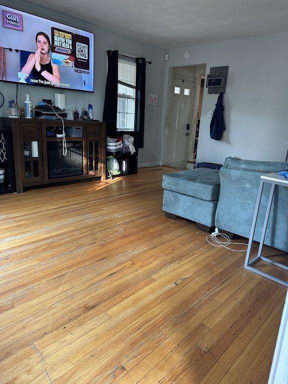 53 Canton St, Springfield, MA 01104