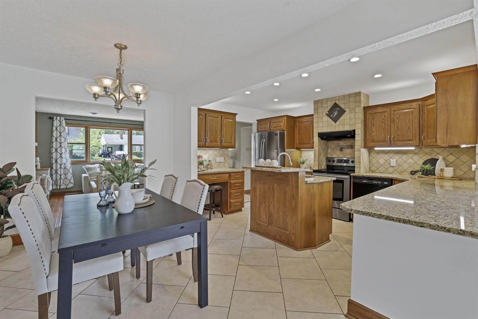 2646 Kenny Lane, Grove City, OH 43123