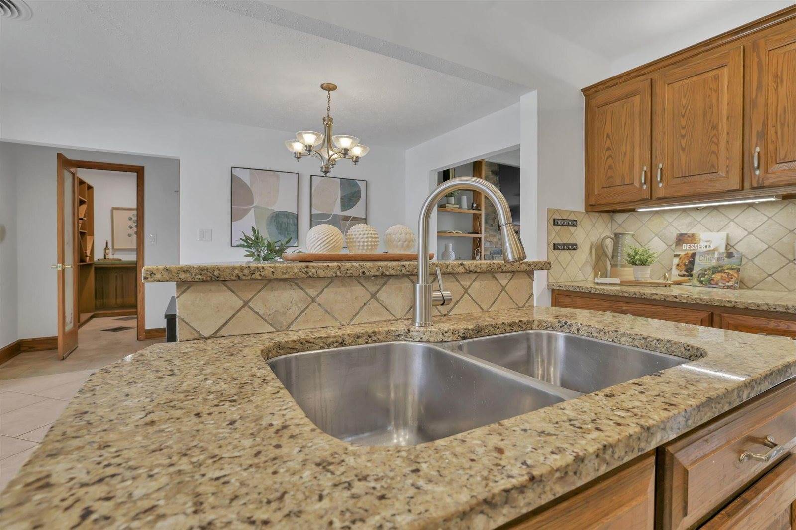 2646 Kenny Lane, Grove City, OH 43123