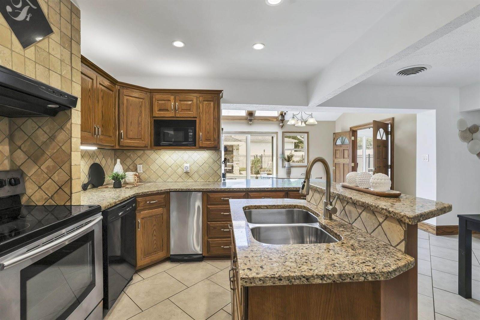 2646 Kenny Lane, Grove City, OH 43123