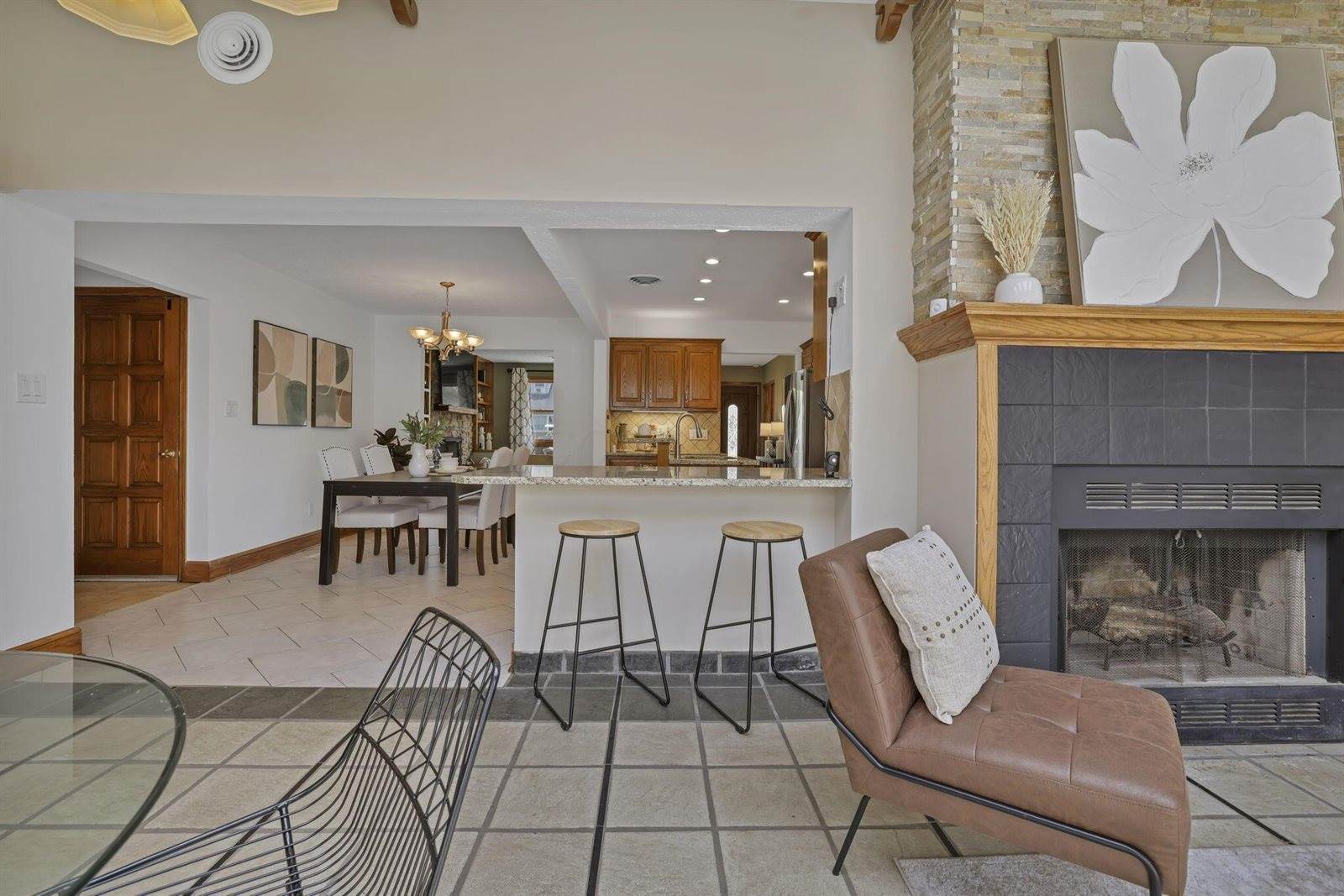 2646 Kenny Lane, Grove City, OH 43123