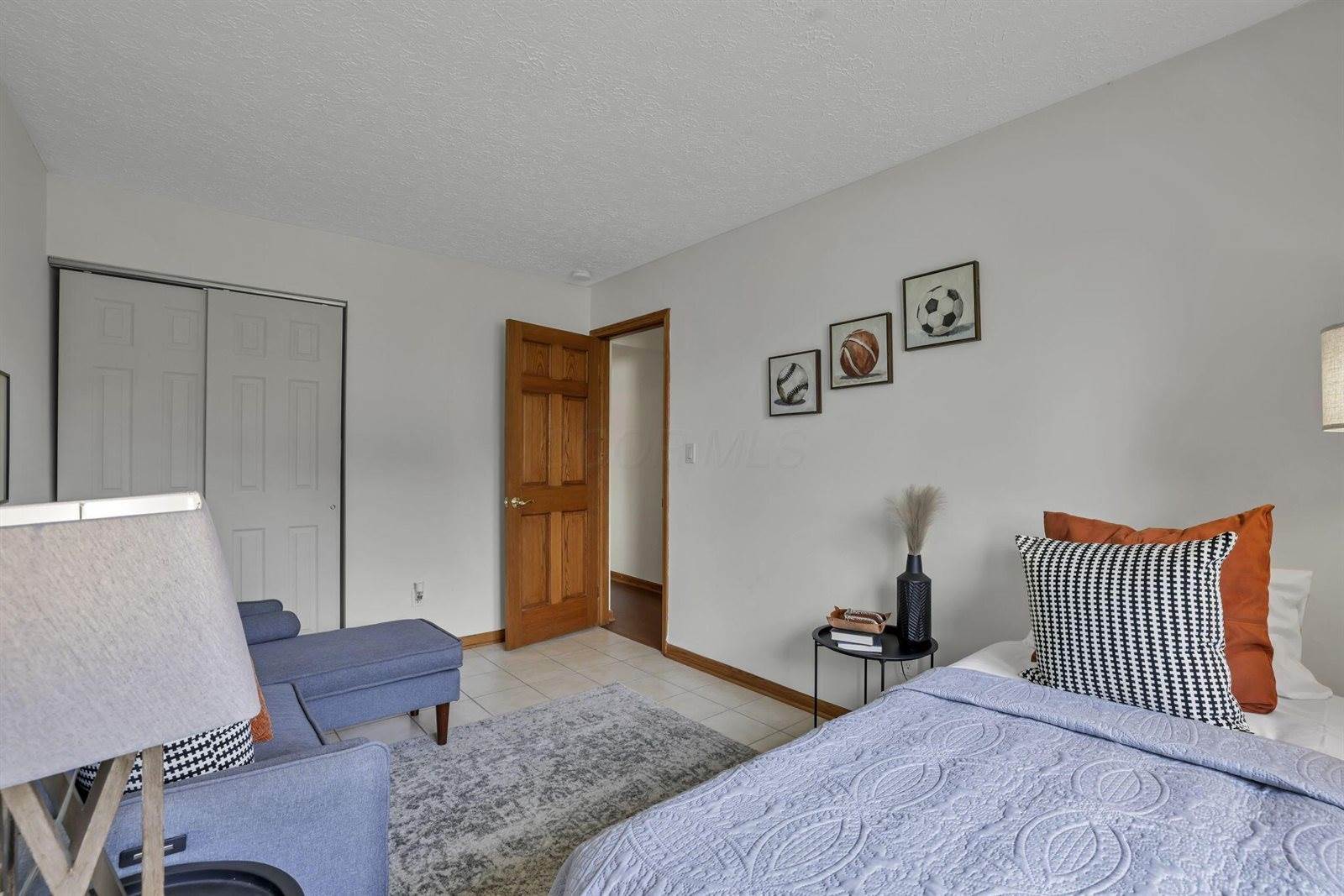 2646 Kenny Lane, Grove City, OH 43123